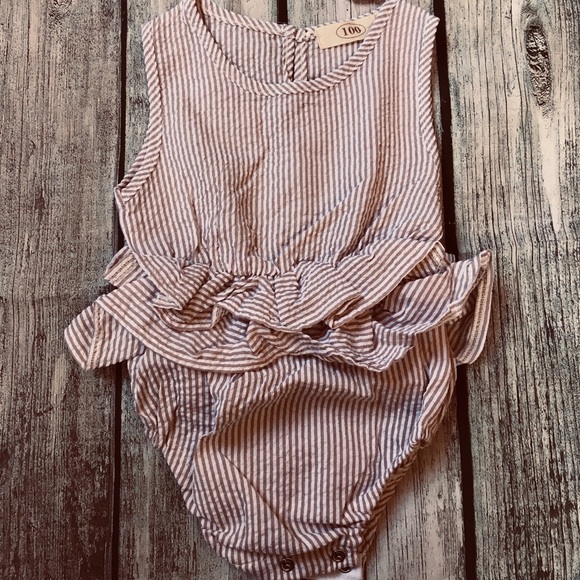 Brand New Seersucker Romper Size 12-18 Months - Picture 4 of 6